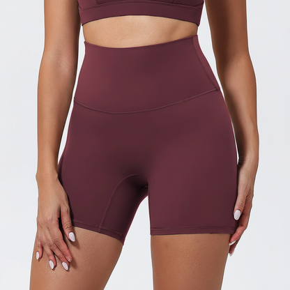 Shorts biker vino cintura alta detalle frontal waistband